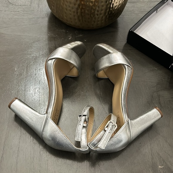 NATURALIZER Joy Dress Ankle Strap Sandals - Picture 8 of 8